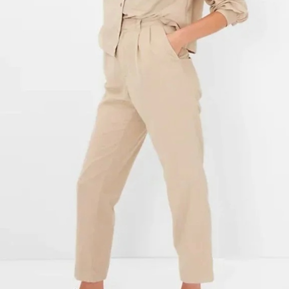 Gap high rise tapered corduroy pants size 8 - Picture 1 of 5